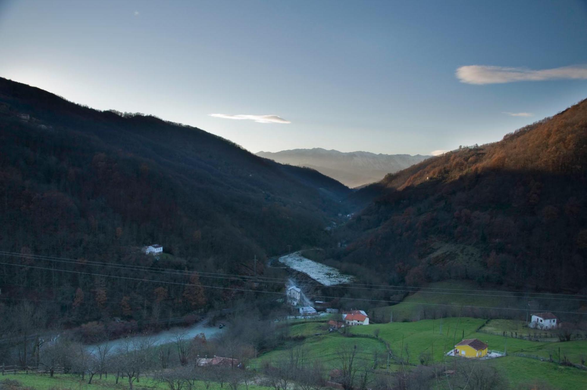 Hostal El Sumiciu Mieres  Exterior foto