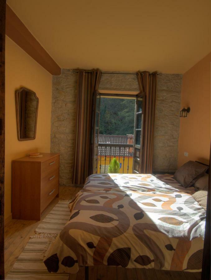 Hostal El Sumiciu Mieres  Exterior foto